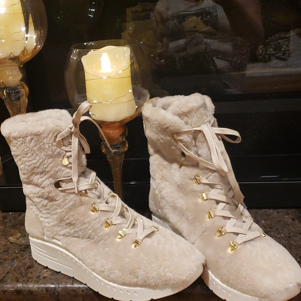 NWT 9.5 STUART WEITZMAN McKenzee BEIGE BOOTS - Picture 11 of 12